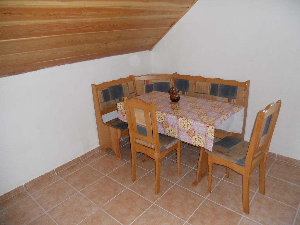 Vinařství Bičian Apartamento Vrbovec Exterior foto